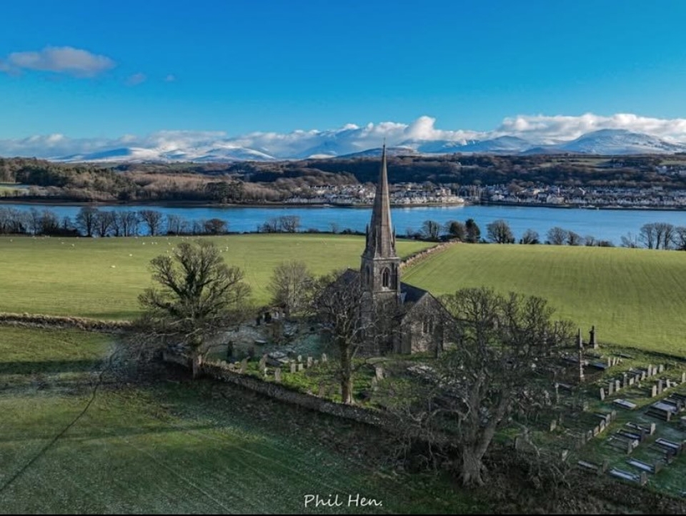 Llun o Eglwys Llanedwen | Image of St Edwen (Llanedwen)